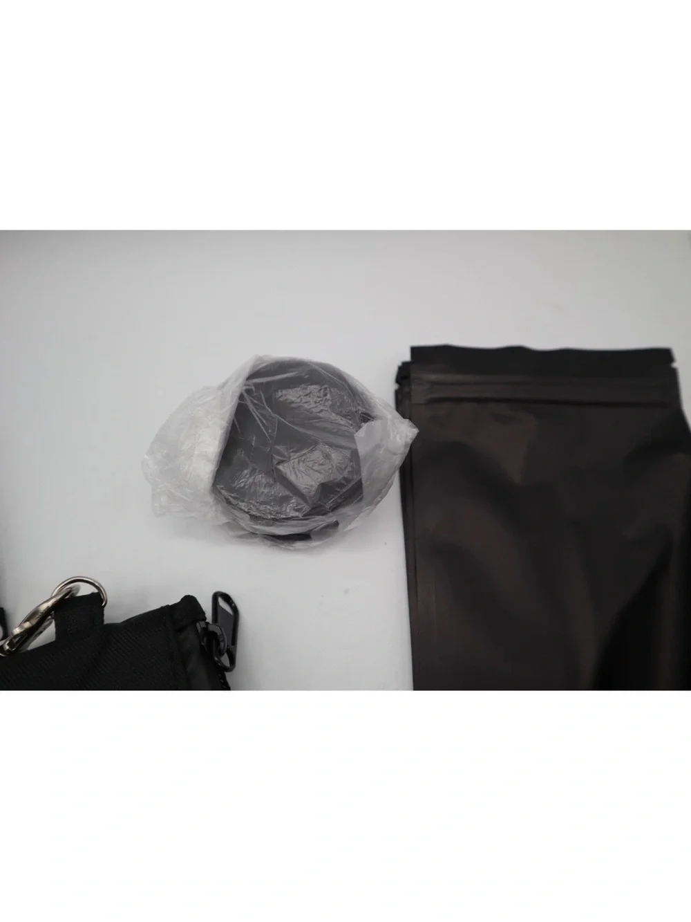 Brand new🎉 Enjoy Native Smell Proof Travel Bag with Lock - Black